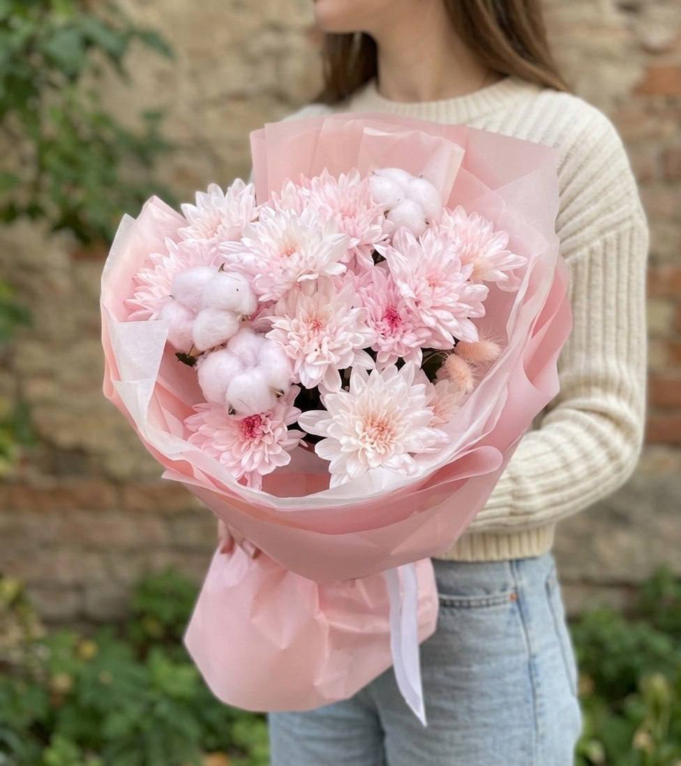 Моно-букет из розовых кустовых хризантем